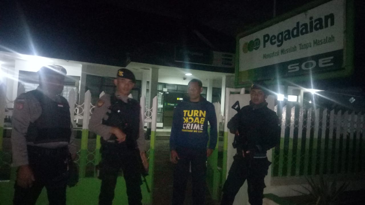 Patroli Malam, Sat Sabhara Polres TTS Ingatkan Satpam Agar Selalu Waspada