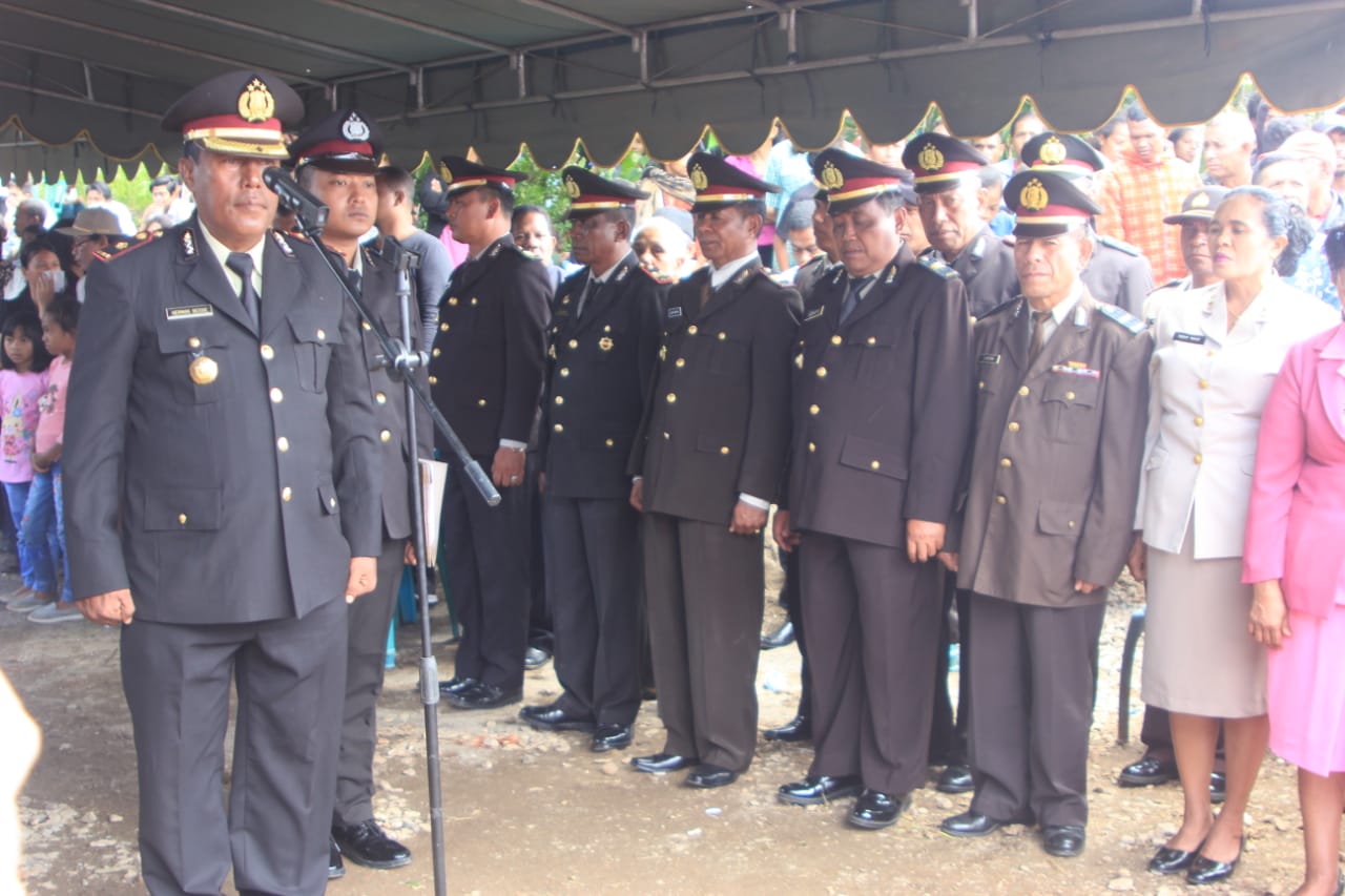 Waka Polres TTS Pimpin Upacara Pemakaman