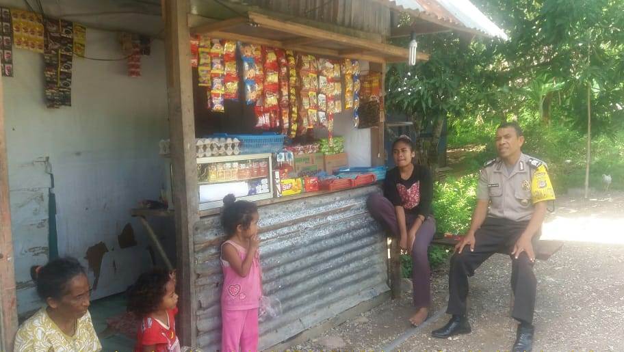 Hilangkan Rasa Takut Anak Kepada Polisi, Bhabin Sambangi Anak-Anak