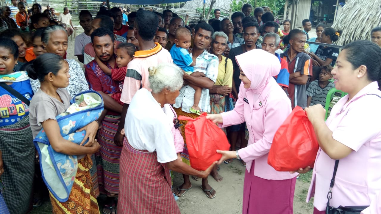 Peduli Akan Sesama, Bhayangkari Polres TTS Melaksanakan Kegiatan Tali Asih