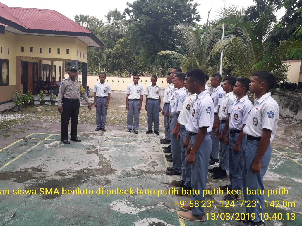 Bhabinkamtibmas Beri Pembinaan Kepada Pelajar SMA