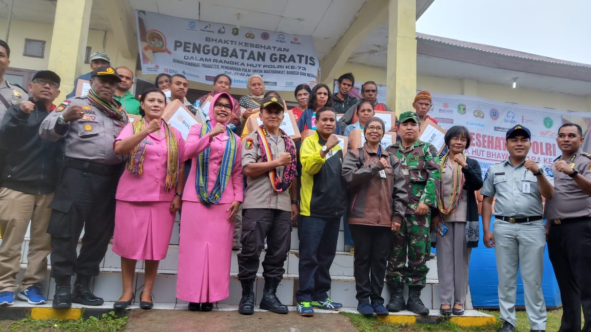 Sambut Hut Bhayangkara, Bid Dokes Polda NTT gelar Giat Bakti Kesehatan Pengobatan Gratis Bazar Murah