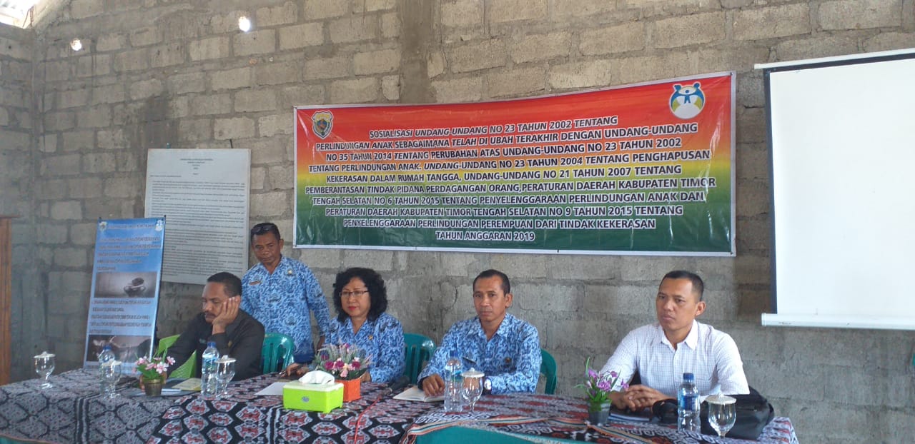 Bersama Instansi Terkait , Kasat Reskrim Polres TTS Melaksanakan Sosialisasi UU KDRT dan Perlindungan Anak Kepada Masyarakat