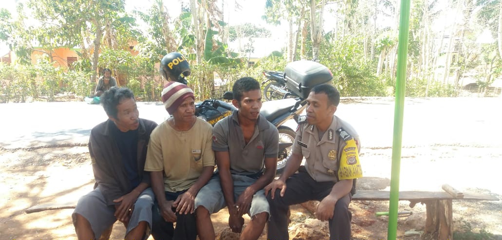 Melalui Sambang, Bhabinkamtibmas Jalin Silahturahmi