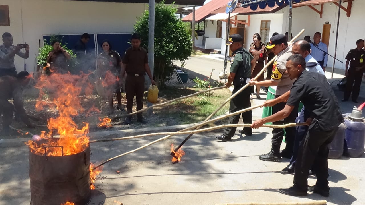 Kapolres TTS hadiri Pemusnahan Barang Bukti Narkotika dan Tindak Pidana Umum
