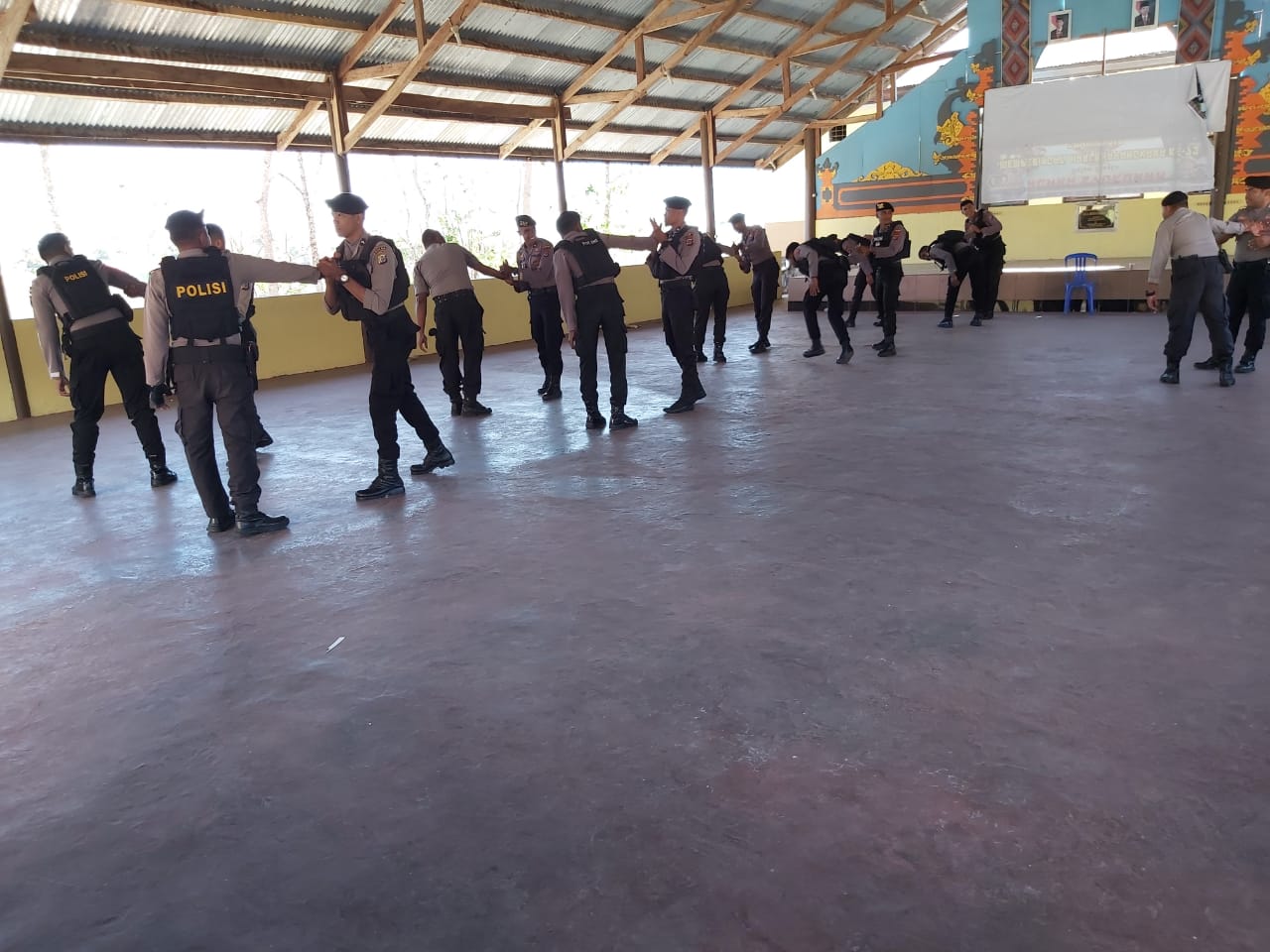 Personil Sat Sabhara Polres TTS Latihan Beladiri Polri