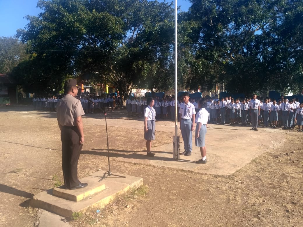 Upacara Bendera Tingkat SLTA, Para Perwira Polres TTS Jadi Irup