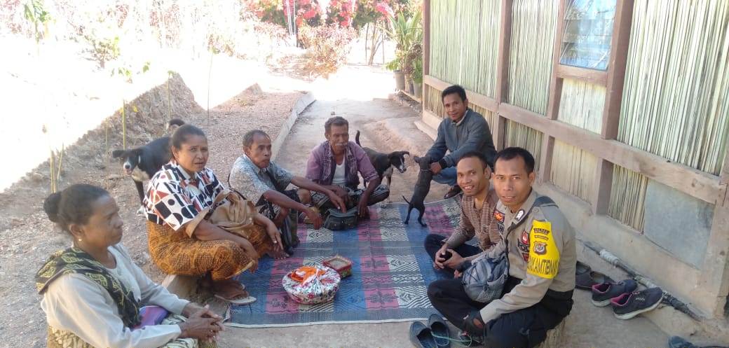 Duduk bersama, Cara Bhabinkmatibmas Polsek Kie Sampaikan pesan Kamtibmas