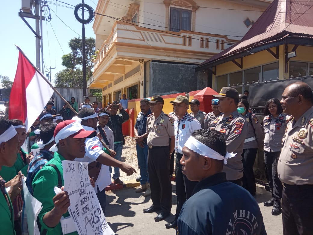 Pengamanan Aksi Damai Oleh Personil Polres TTS.