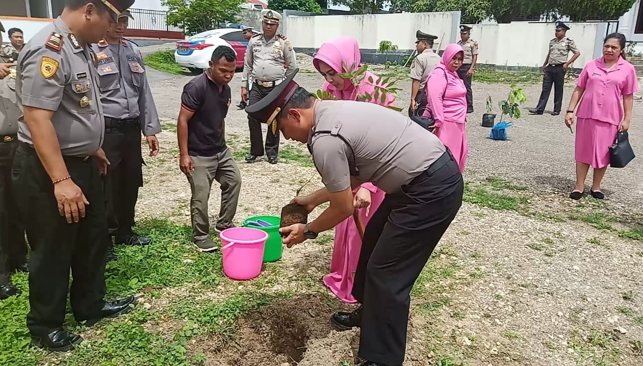 Peduli Penghijauan , Polres TTS Gelorakan Penanaman Pohon