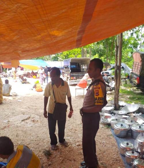 Patroli dan Sambang Ke Pasar Mingguan Oleh Bhabinkamtibmas