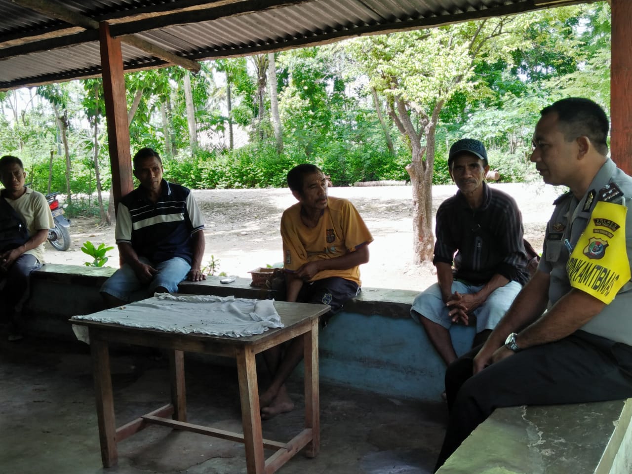 Hadir Ditengah Masyarakat, Bhabin Jalin Silahturahmi