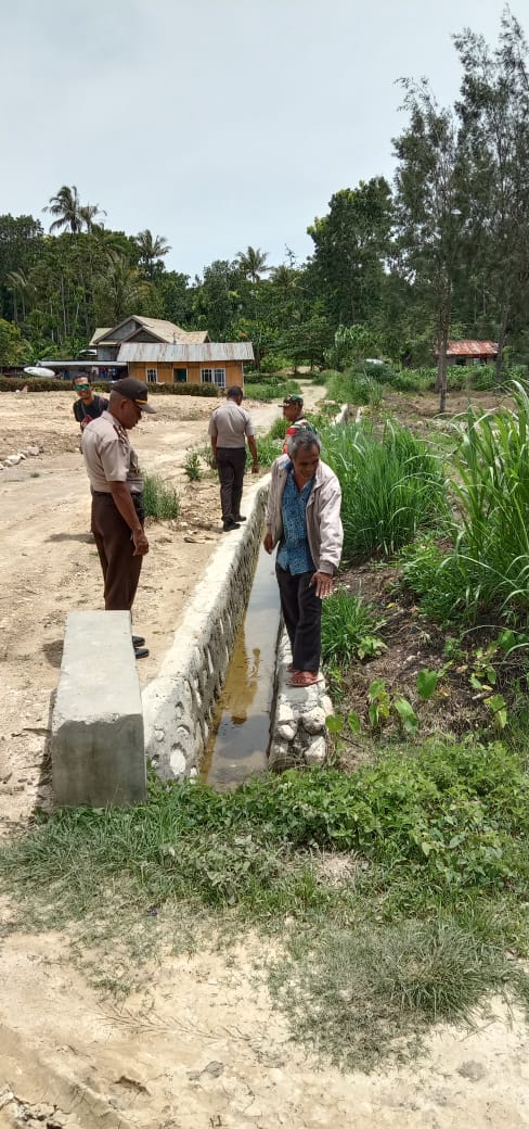 Monitoring Dana Desa, Kapolsek Amanuban Tengah Cek Pembangunan