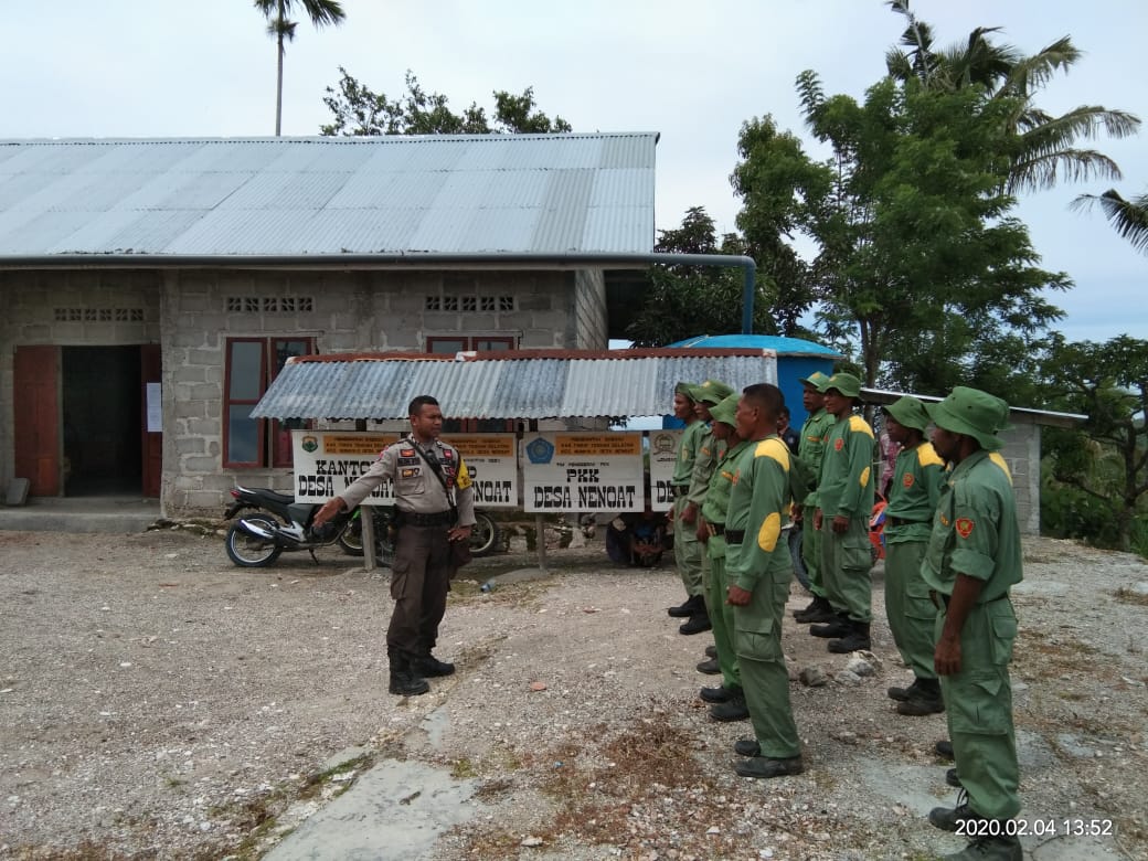 Bhabinkamtibmas Beri  Pembinaan dan Pelatihan  Kepada Linmas