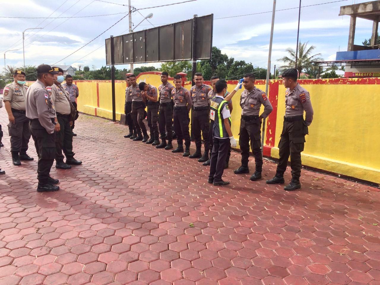 Cegah Covid-19, Suhu Tubuh Setiap Personil Polres TTS Diperiksa