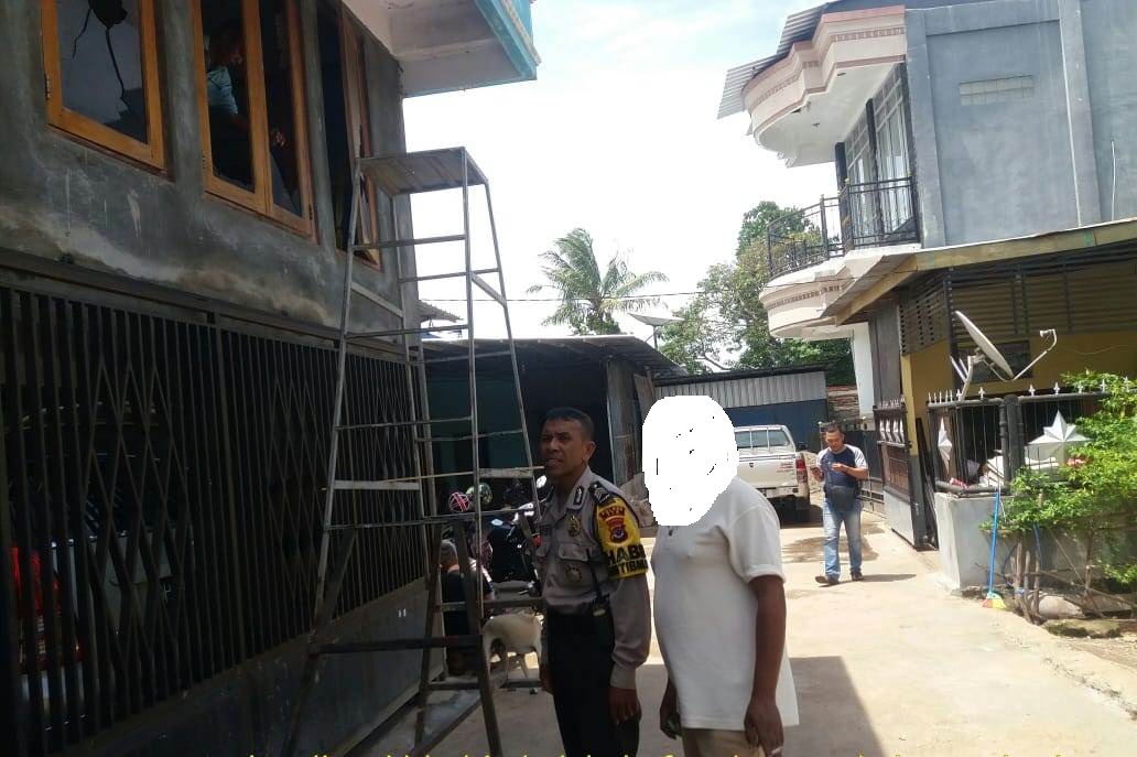 Bhabinkamtibmas Polsub Sektor Paris Mediasi Kasus Pengrusakan Rumah