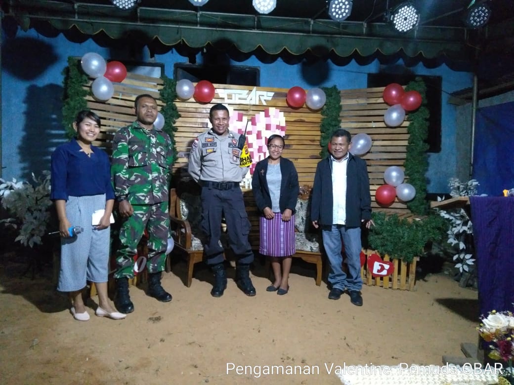 Menggelar acara Pesta, Bersinergi, Bhabinkamtibmas dan Anggota TNI Melaksankan Pengamanan