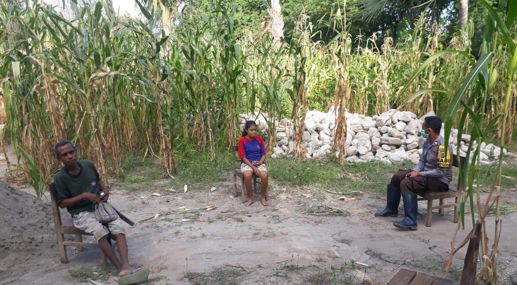Bhabinkamtibmas Polsek Amanuban Selatan :  Jarak Saat Berinteraksi